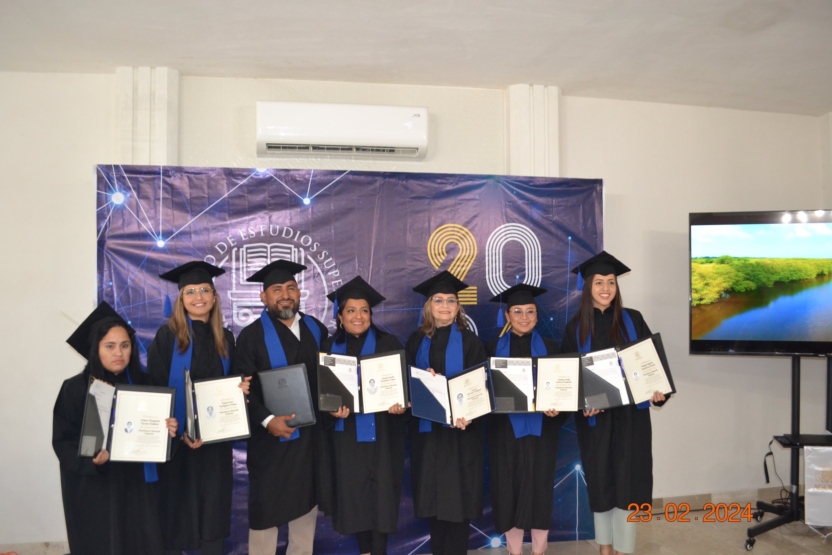Egresados Ágora